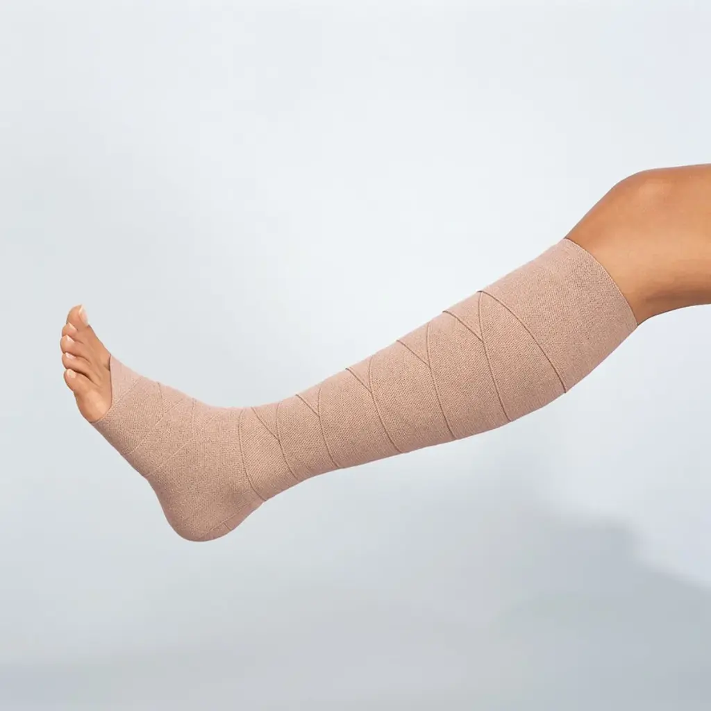 Venda Compresiva Comprilan 8 cm x 5 mt Jobst en uso.webp